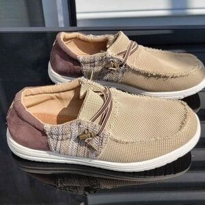 Casual Canvas Slip-On Loafers in Beige and Brown. Sun Stone